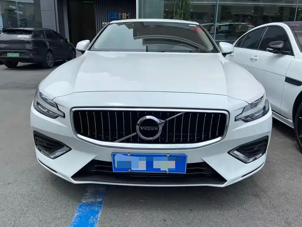 Volvo S60 2021 из CN, фото 8