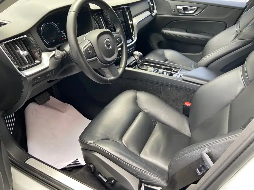 Volvo S60 2021 из CN, фото 10