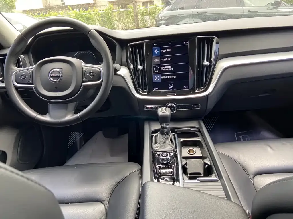 Volvo S60 2021 из CN, фото 5