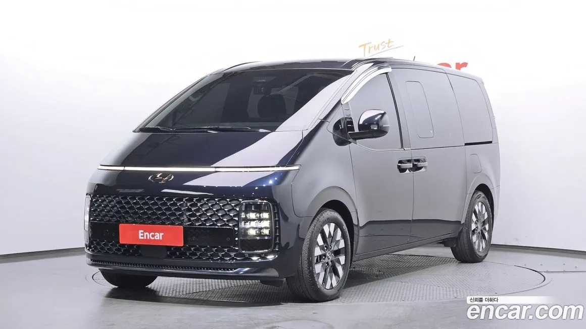 Hyundai Staria — фото 1