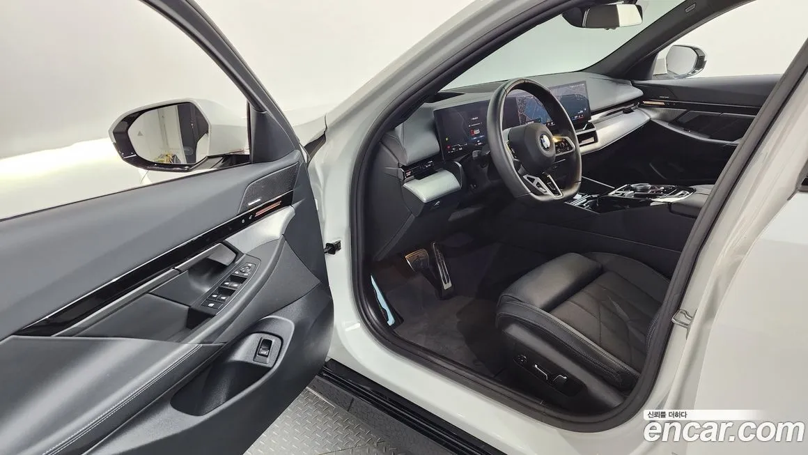 BMW 5-Series — фото 7