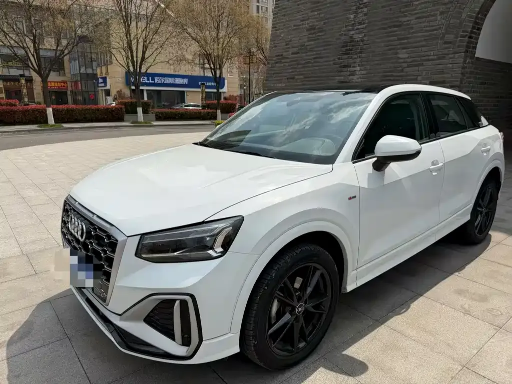 Audi Q2L 2023 из CN, фото 1