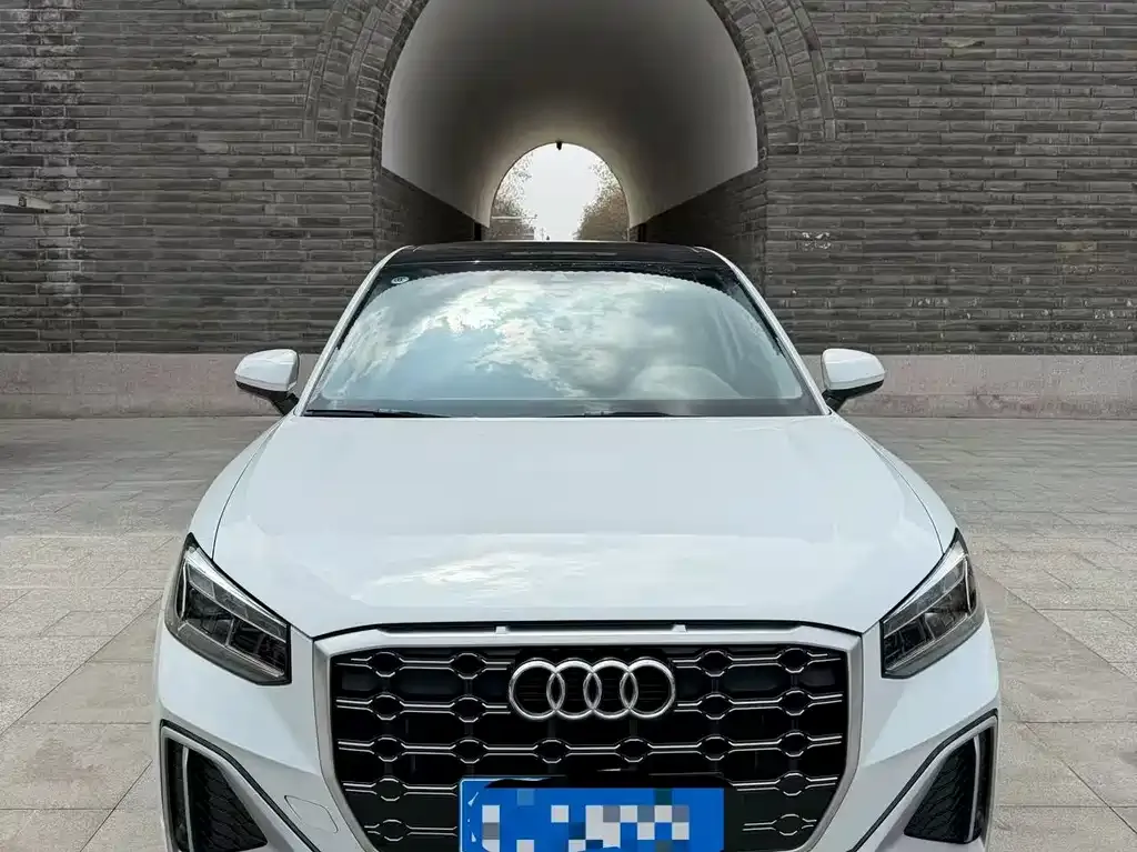 Audi Q2L 2023 из CN, фото 3
