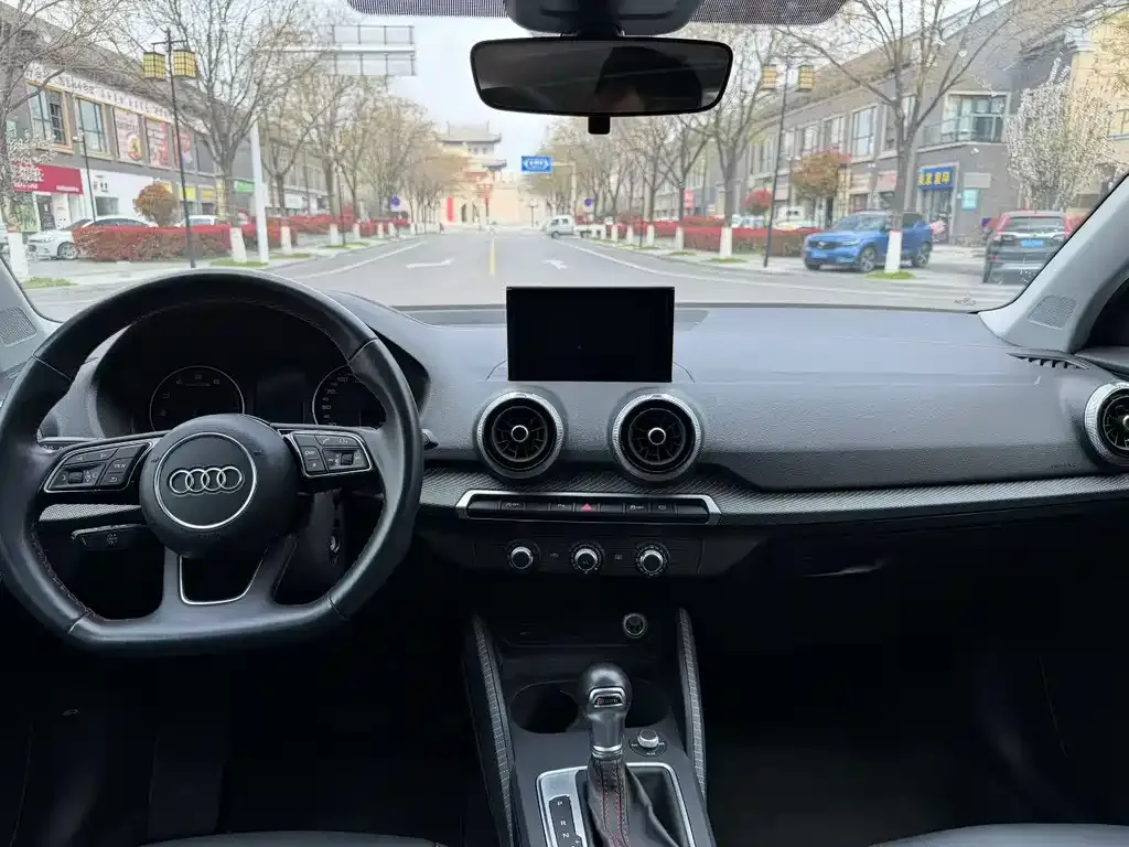 Audi Q2L 2023 из CN, фото 4