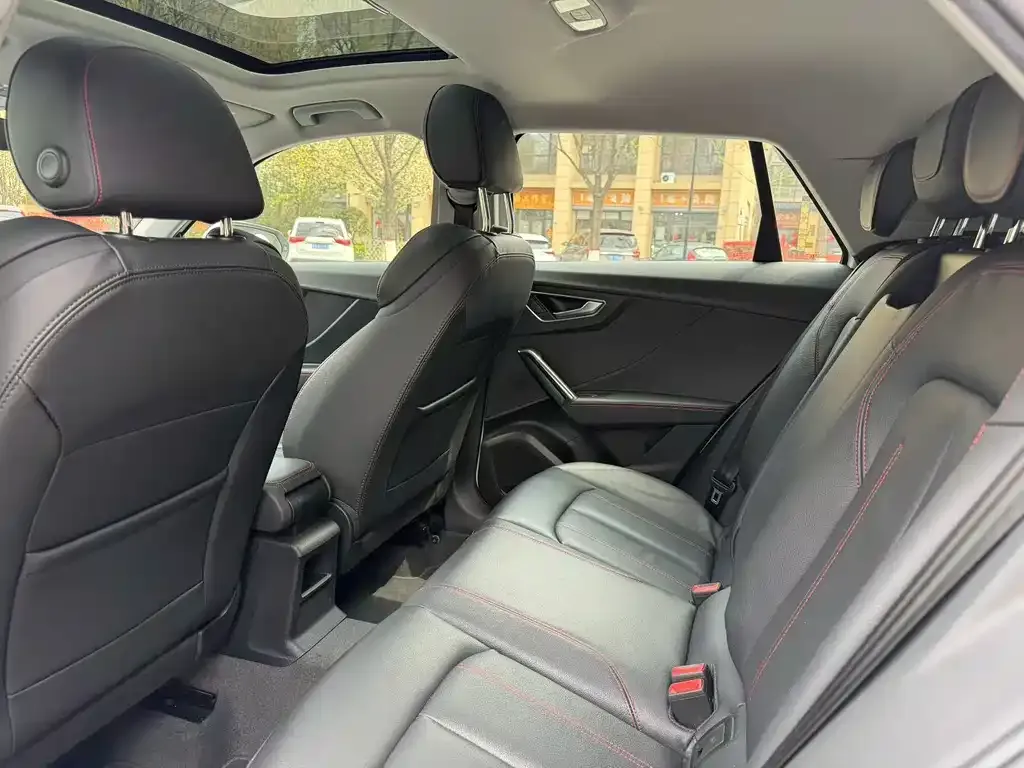 Audi Q2L 2023 из CN, фото 2