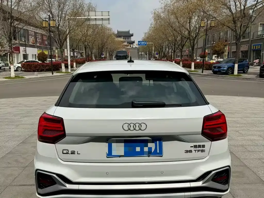 Audi Q2L 2023 из CN, фото 6