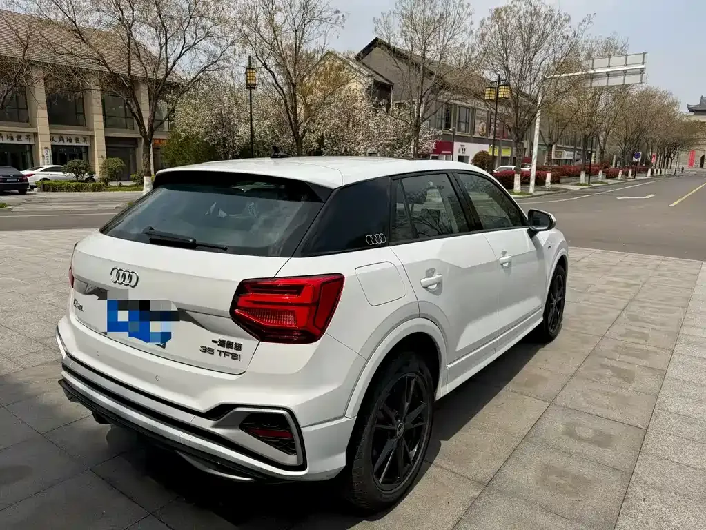Audi Q2L 2023 из CN, фото 9