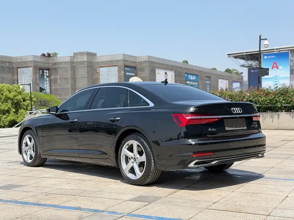 Audi A6L 2024 из CN, фото 5