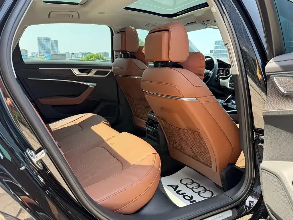 Audi A6L 2024 из CN, фото 6