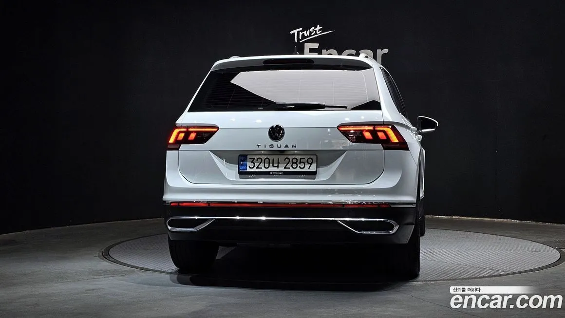 Volkswagen Tiguan — фото 10