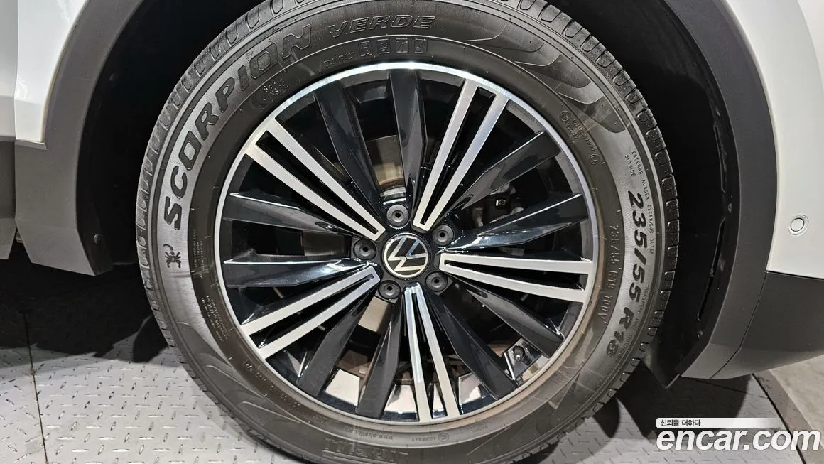 Volkswagen Tiguan — фото 8