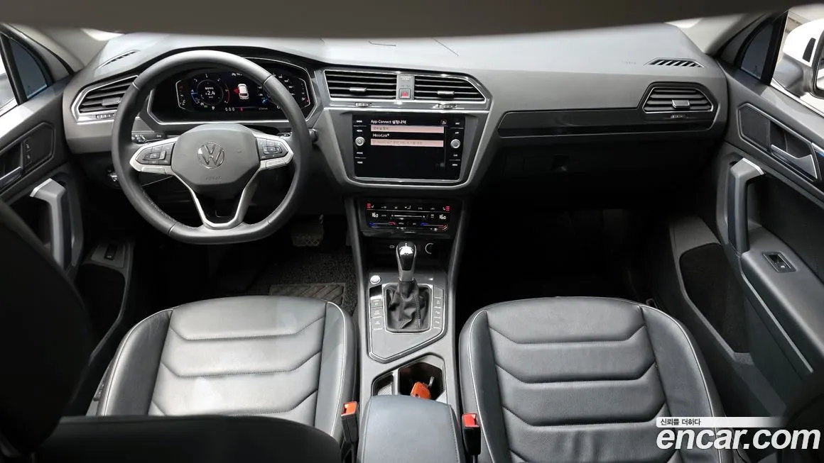 Volkswagen Tiguan — фото 6