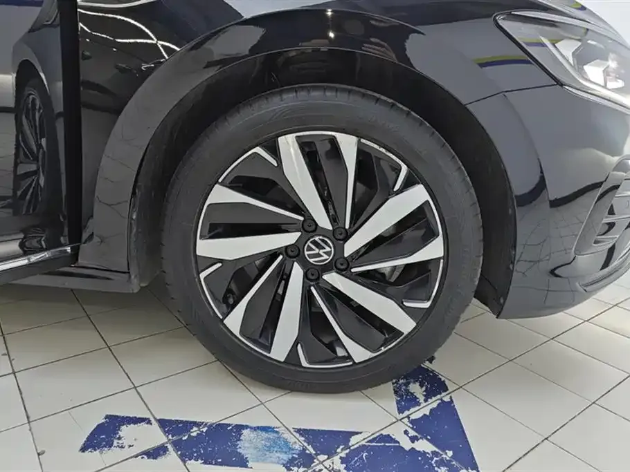 Volkswagen Passat 2023 из CN, фото 4