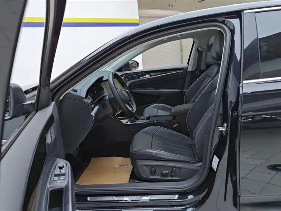 Volkswagen Passat 2023 из CN, фото 6