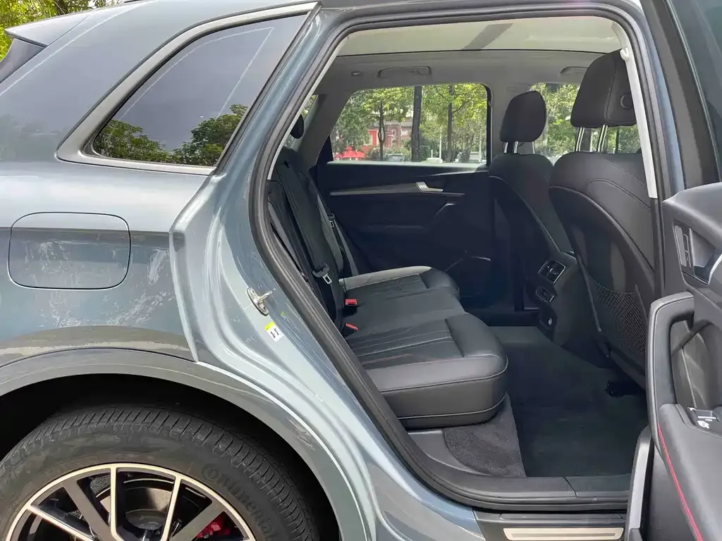 Audi Q5L 2022 из CN, фото 2