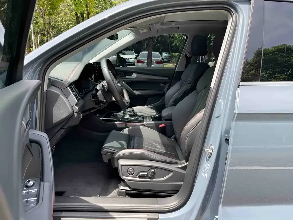 Audi Q5L 2022 из CN, фото 8
