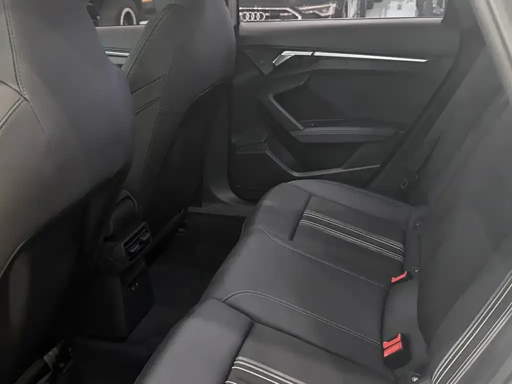 Audi A3 2021 из CN, фото 2