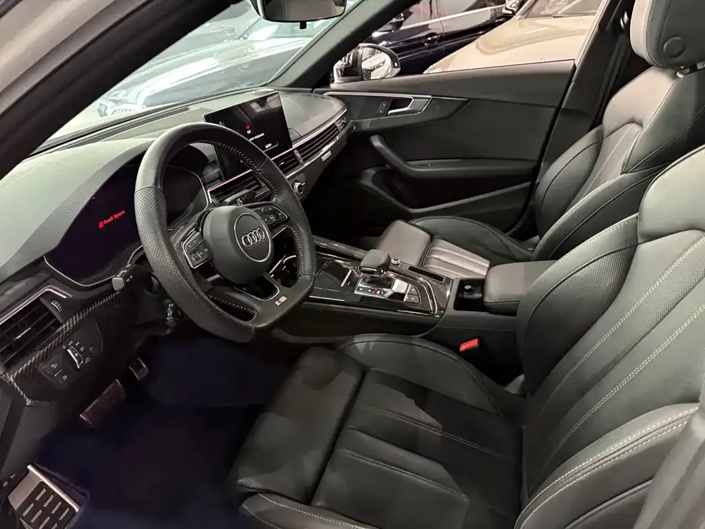 Audi A4L 2022 из CN, фото 7