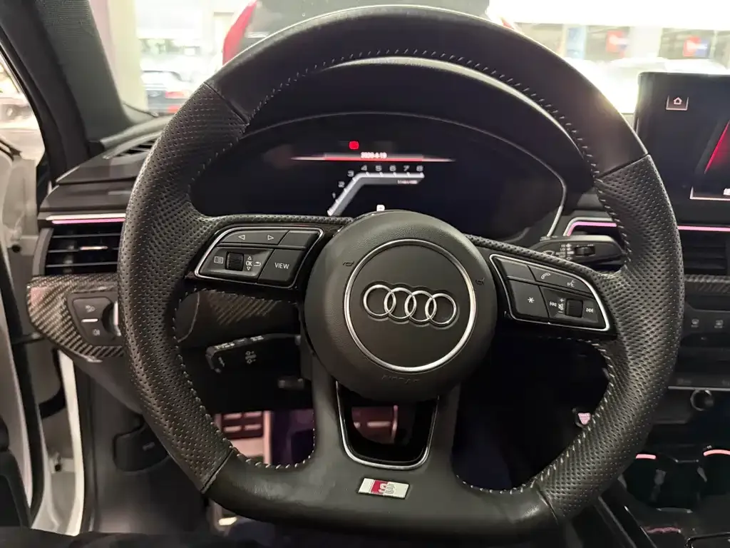 Audi A4L 2022 из CN, фото 3