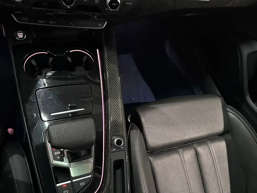 Audi A4L 2022 из CN, фото 4