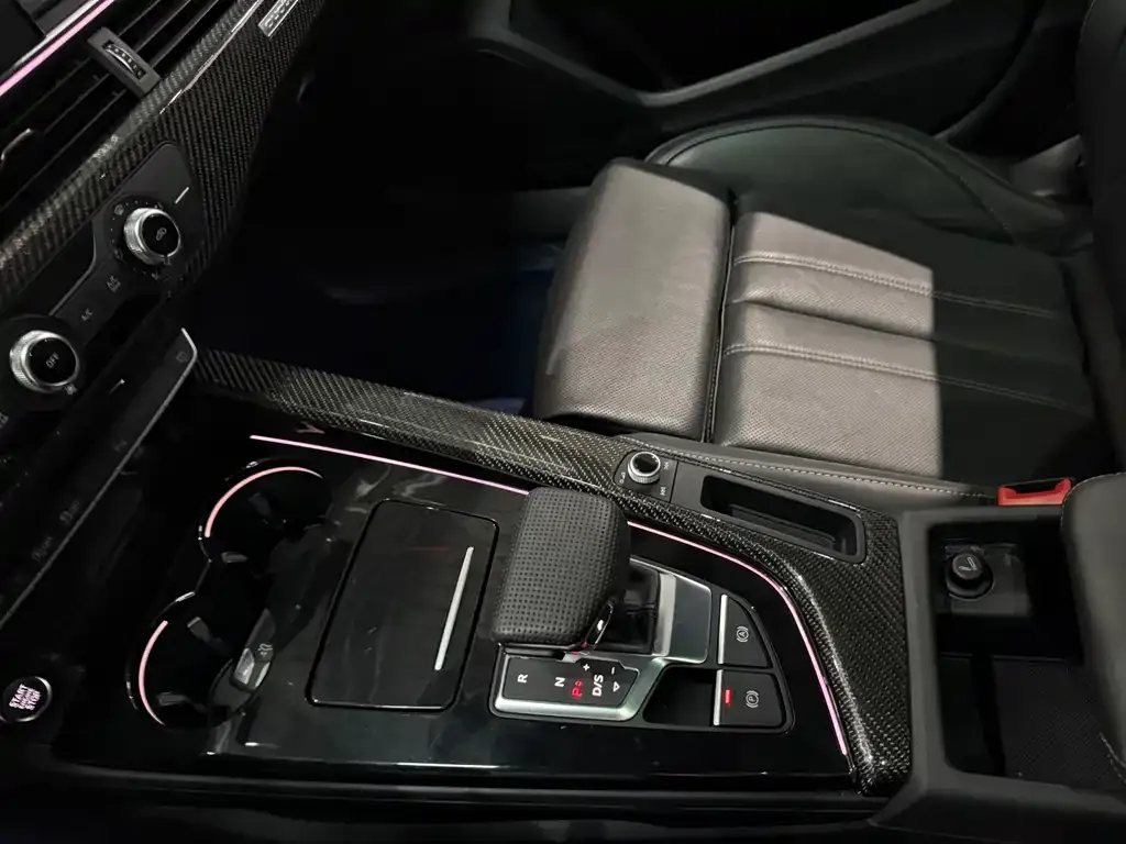 Audi A4L 2022 из CN, фото 6