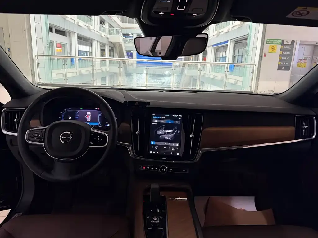 Volvo S90 2024 из CN, фото 6
