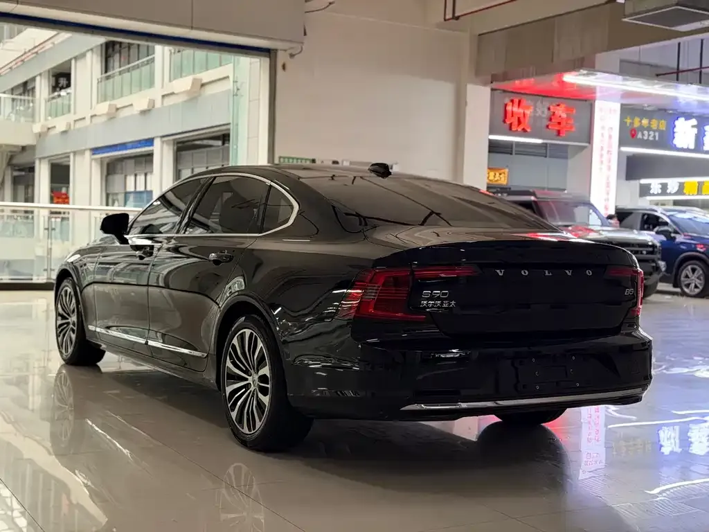 Volvo S90 2024 из CN, фото 9