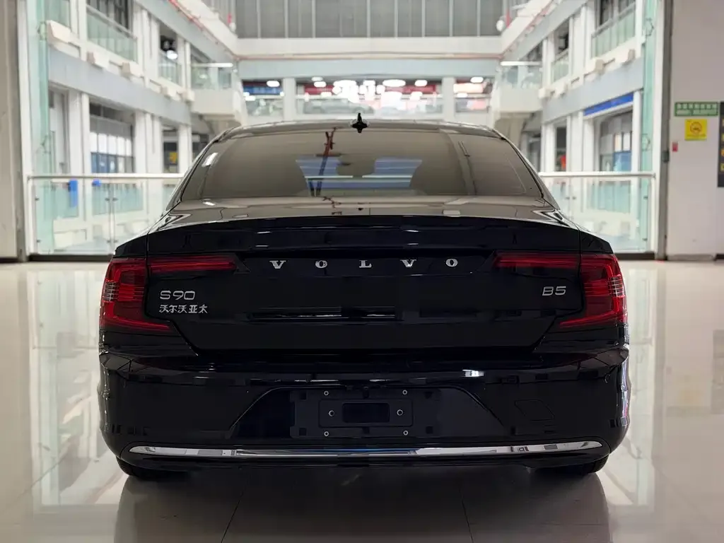 Volvo S90 2024 из CN, фото 4