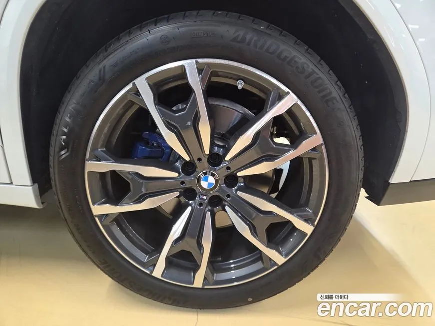 BMW X4 2025 из KR, фото 3