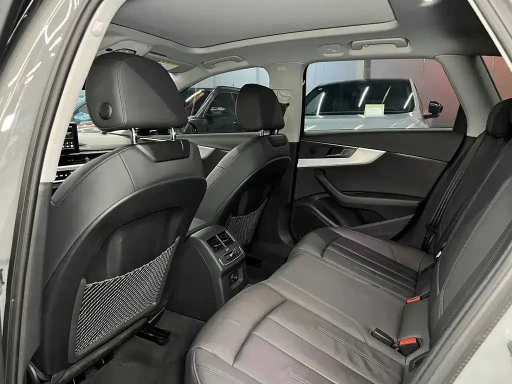 Audi A4 (Import) 2022 из CN, фото 3