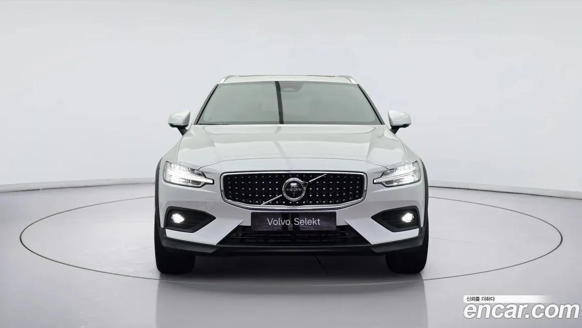 Volvo V60 2023 из KR, фото 4