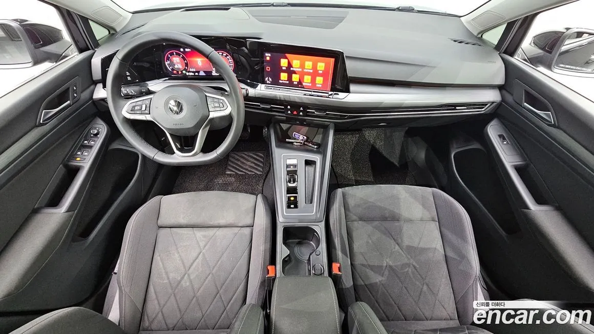 Volkswagen Golf 2022 из KR, фото 3