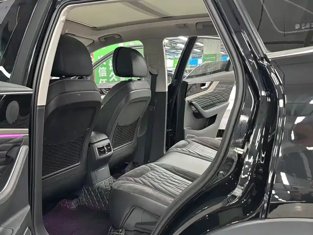 Hongqi HS5 2023 из CN, фото 2