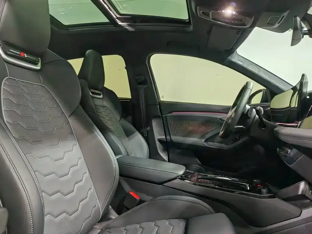 Audi Q6L Sportback e-tron 2025 из CN, фото 10