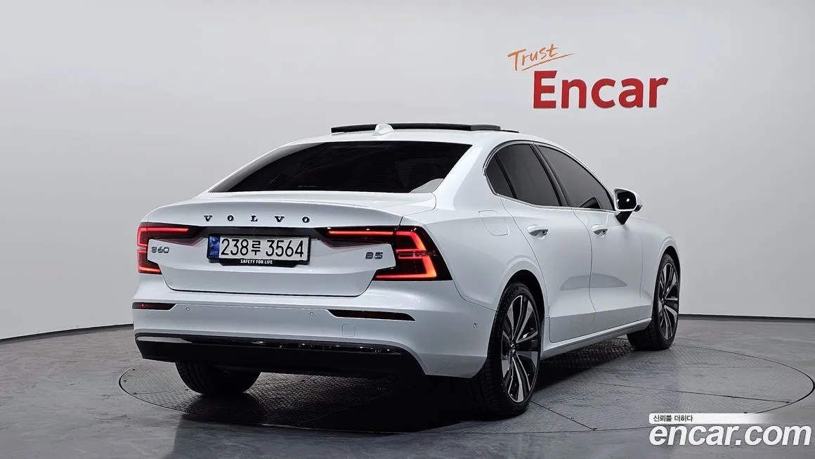 Volvo S60 2024 из KR, фото 2