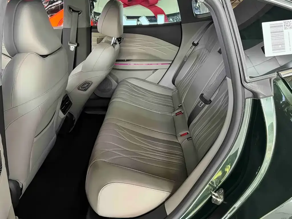 Geely Galaxy Xingyao 8 2025 из CN, фото 3