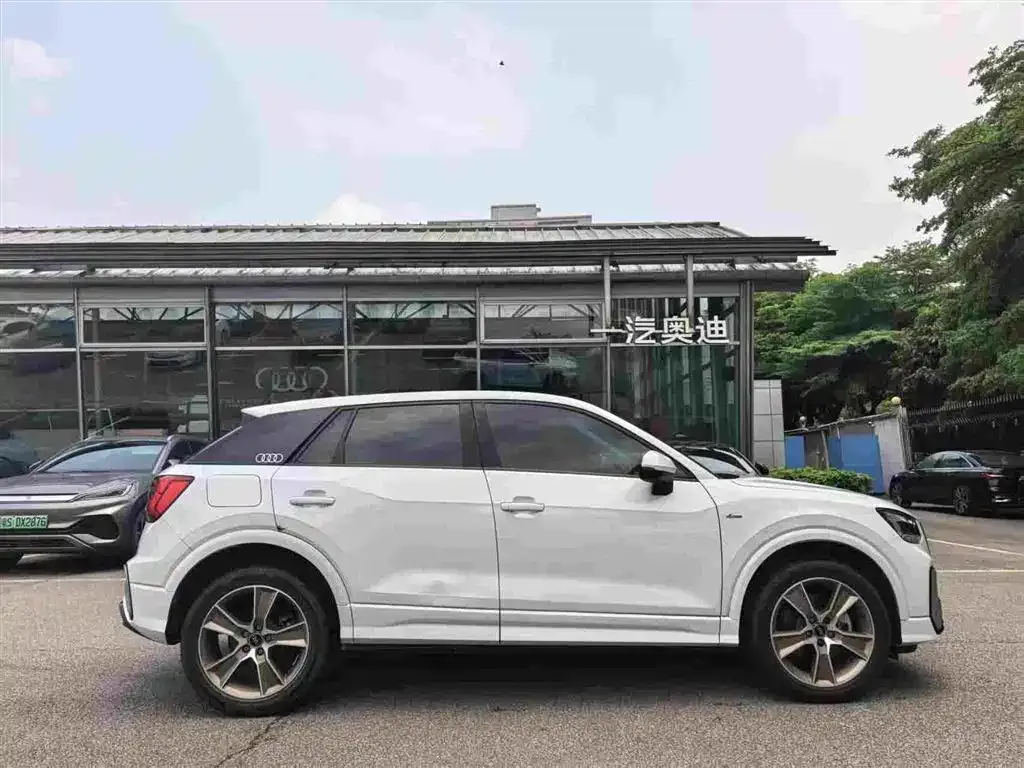 Audi Q2L 2024 из CN, фото 6