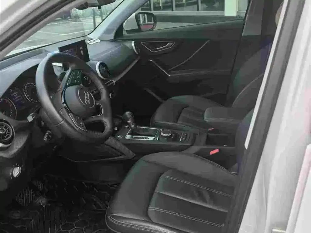 Audi Q2L 2024 из CN, фото 3