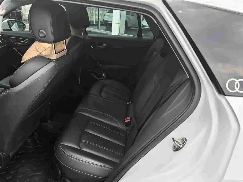 Audi Q2L 2024 из CN, фото 4