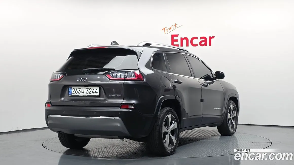 Jeep Cherokee 2021 из KR, фото 2