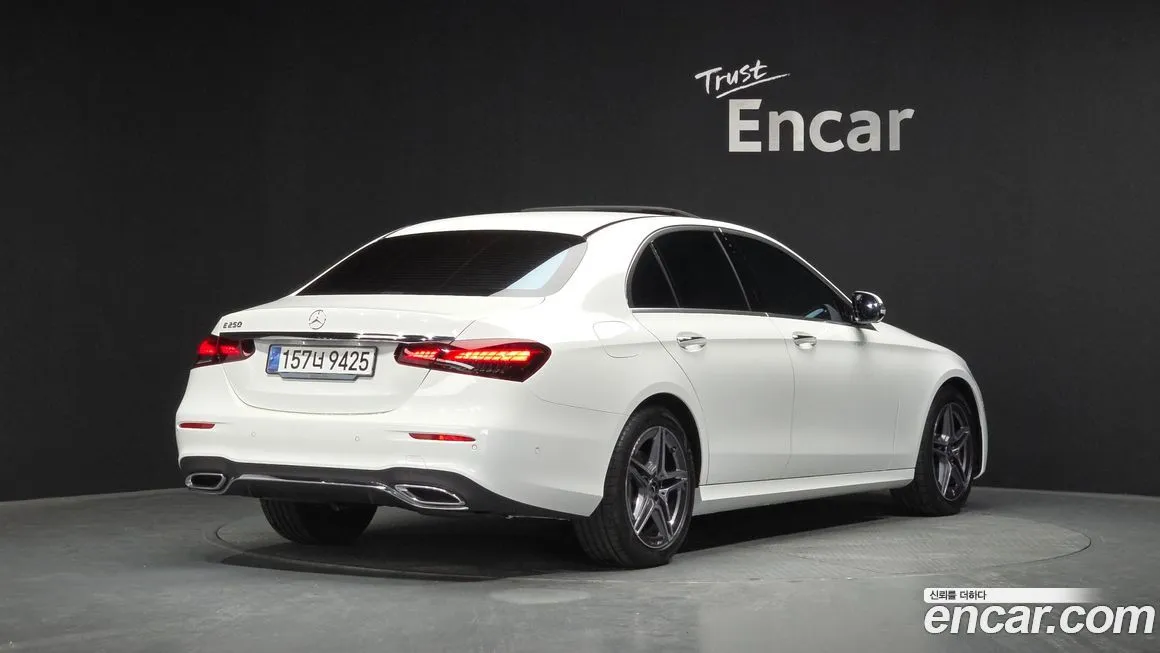 Mercedes-Benz E-Class — фото 6