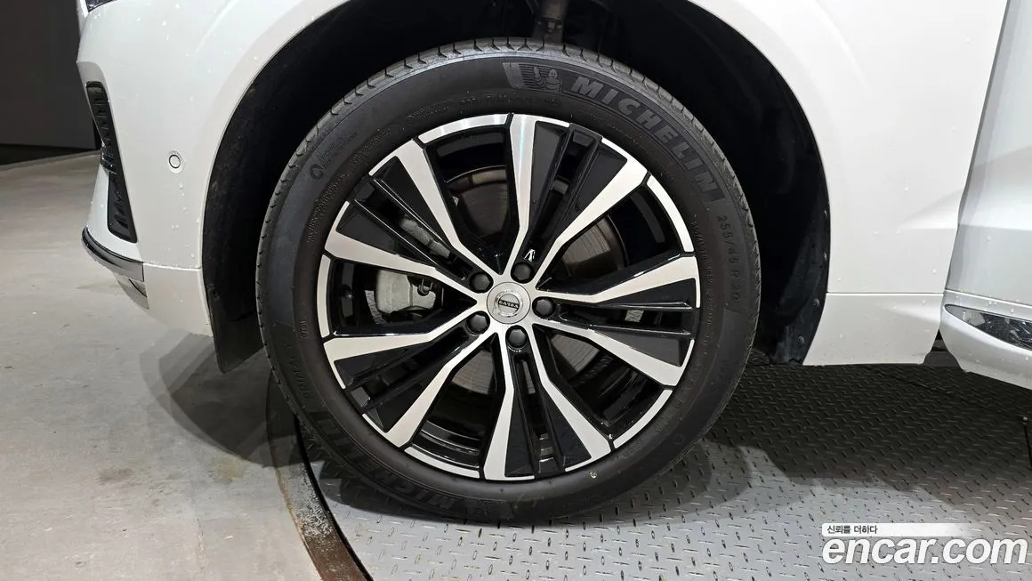 Volvo XC60 2024 из KR, фото 7