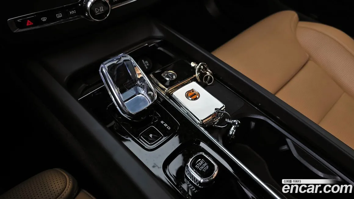Volvo XC60 2024 из KR, фото 8