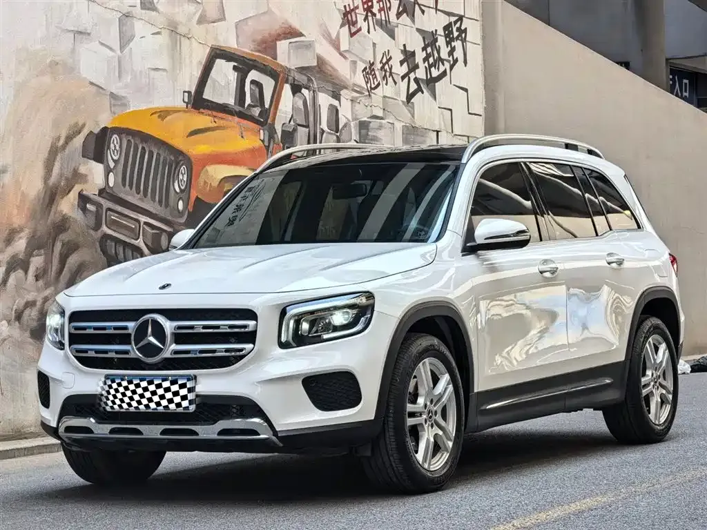 Mercedes-Benz GLB — фото 1