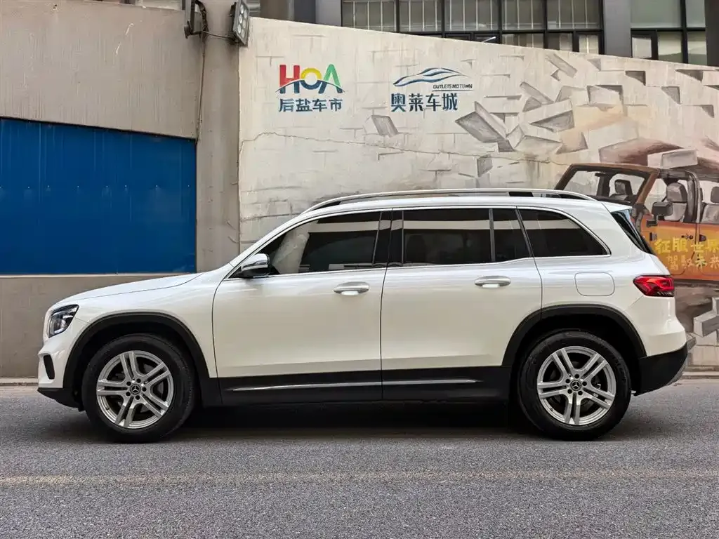 Mercedes-Benz GLB — фото 10