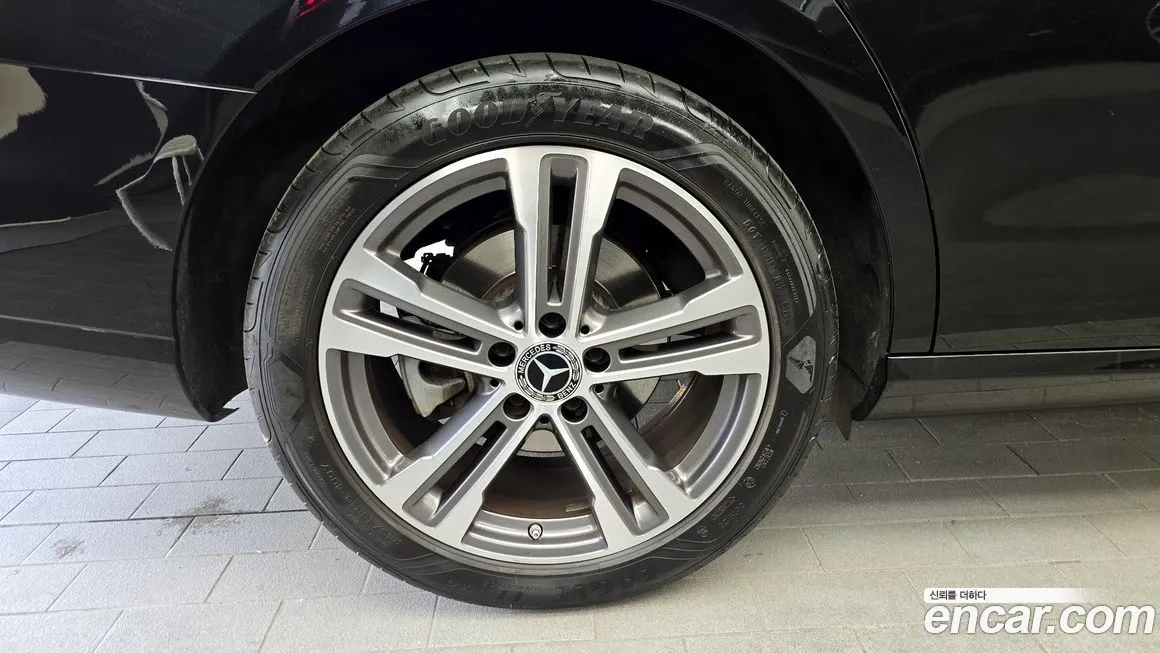 Mercedes-Benz E-Class 2023 из KR, фото 9