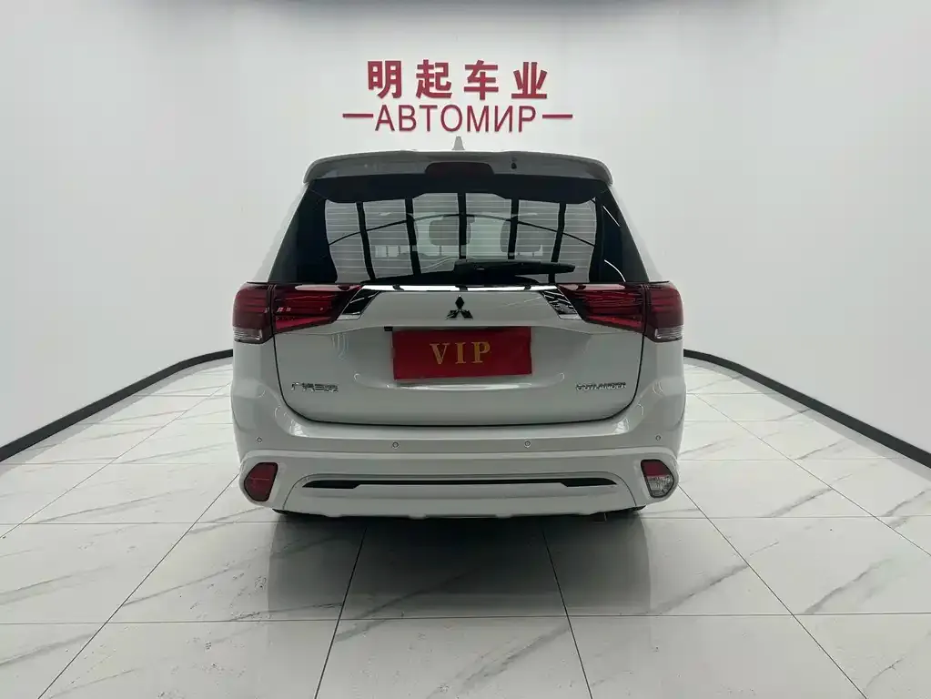 Mitsubishi Outlander 2023 из CN, фото 10