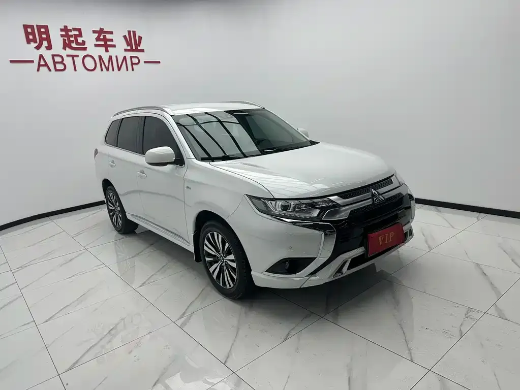 Mitsubishi Outlander 2023 из CN, фото 6