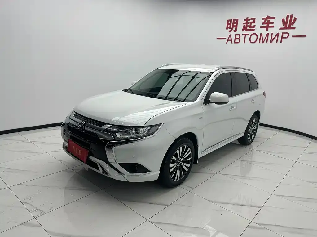Mitsubishi Outlander 2023 из CN, фото 9