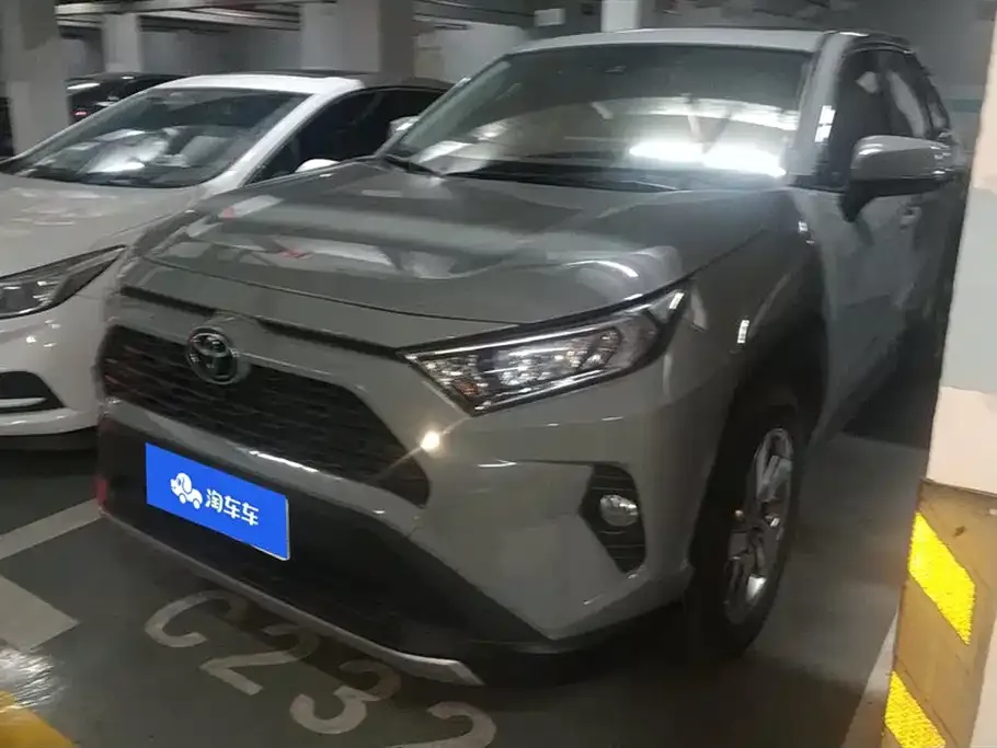 Toyota RAV4 2022 из CN, фото 1